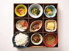 秋の新メニュー「秋の彩り小鉢」のご紹介【彩り小鉢の朝食ビュッフェ】